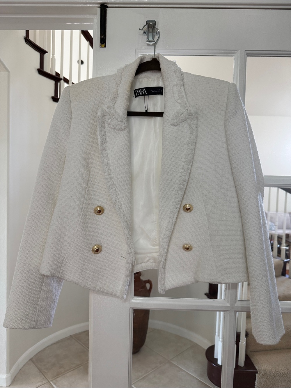 Zara France NWOT  Size L White Textured Double-Breasted “Chanel” Style Blazer